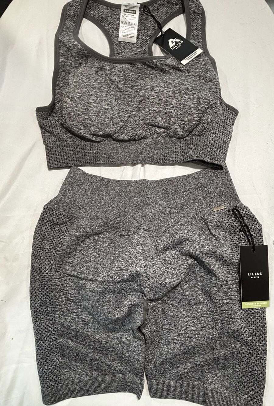 Lilias Active Seamless Scrunch Collection 2-Piece Sports Bra and Shorts Set